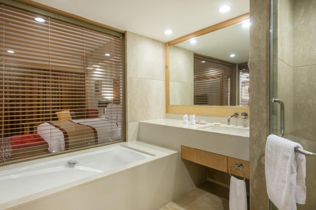 Crowne Plaza Zhanjiang Kang Yi, An Ihg Hotel Экстерьер фото